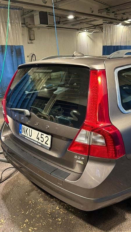 Begagnad Volvo V70 Momentum 145 HK (106 kW) 2010 Kombi