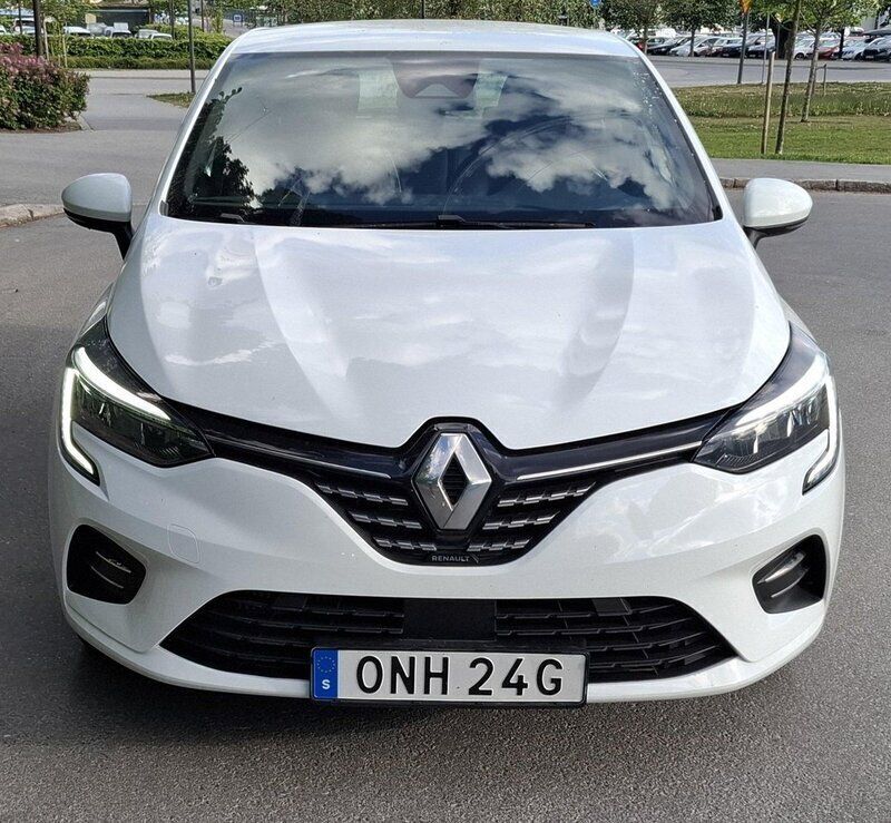 Vit Begagnad 2022 Renault Clio V Intens Halvkombi | 120 000 kr (Marknadspris) - Bild 1/4