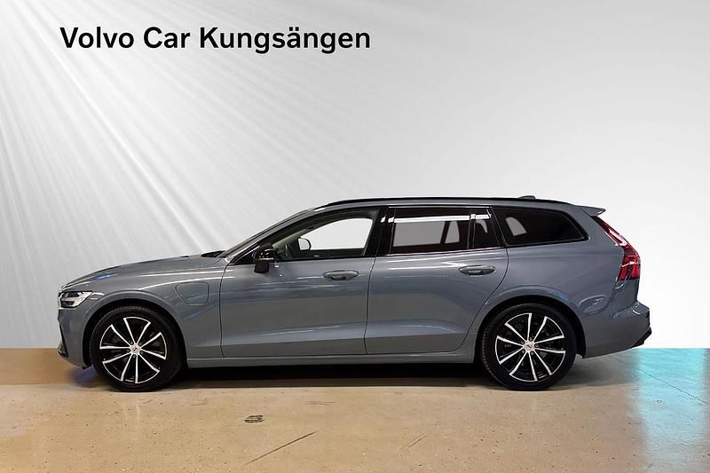 Begagnad Volvo V60 Plus 456 HK (335 kW) 2022 Grå Kombi