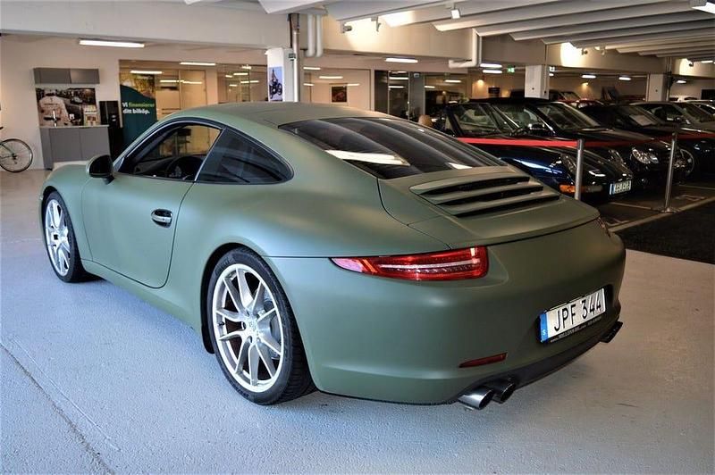 Begagnad Porsche 911 Carrera S Sport 400 HK (294 kW) 2012 Svart (svartmetallic) Sportkupé