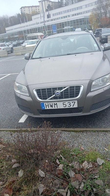 Begagnad 2008 Volvo V70 Kombi | 28 000 kr (Bra pris) - Bild 1/4