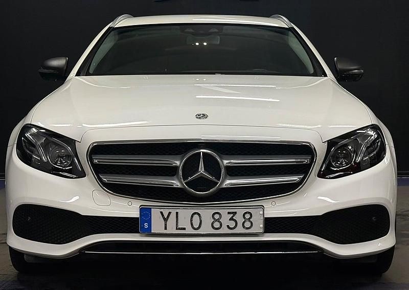 Begagnad Mercedes E220 Avantgarde 194 HK (142 kW) 2017 Vit Kombi