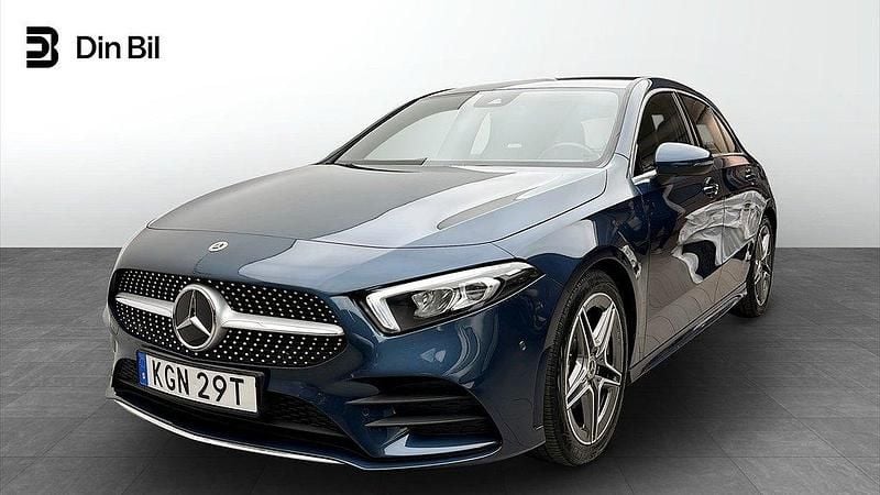 Blå Begagnad 2022 Mercedes A180 AMG Halvkombi | 279 900 kr (Marknadspris) - Bild 1/4