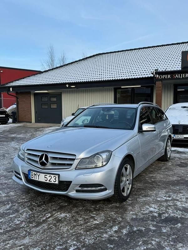 Begagnad Mercedes C180 156 HK (114 kW) 2012