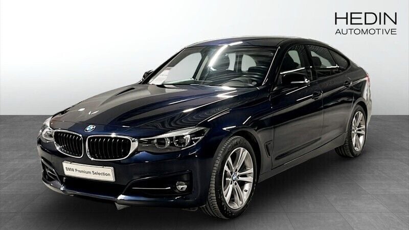 Blå Begagnad 2018 BMW 330 Sport Line Sedan | 249 700 kr (Marknadspris) - Bild 1/4