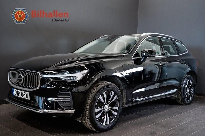Begagnad Volvo XC60 Core 350 HK (257 kW) 2023 Svart SUV