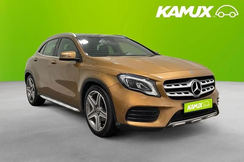Brun Begagnad 2018 Mercedes GLA200 AMG SUV | 234 800 kr (Bra pris) - Bild 1/4