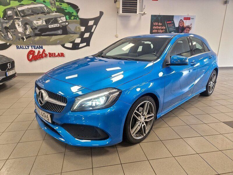 Blå Begagnad 2016 Mercedes A180 AMG Halvkombi | 178 500 kr (Lite dyr) - Bild 1/4