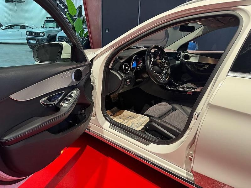 Begagnad Mercedes C200 Avantgarde 184 HK (135 kW) 2019 Vit Kombi
