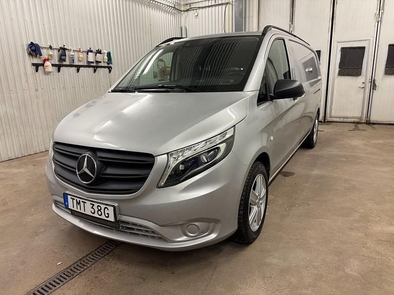 Vit Begagnad 2022 Mercedes Vito Van | 385 000 kr (Superpris) - Bild 1/4