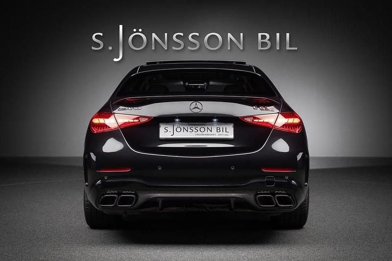 Begagnad Mercedes C63 AMG AMG 680 HK (500 kW) 2024 Obsidiansvart metallic Sedan