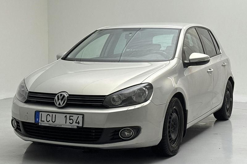 Ljusbrun Begagnad 2011 VW Golf VI | 77 000 kr (Bra pris) - Bild 1/4