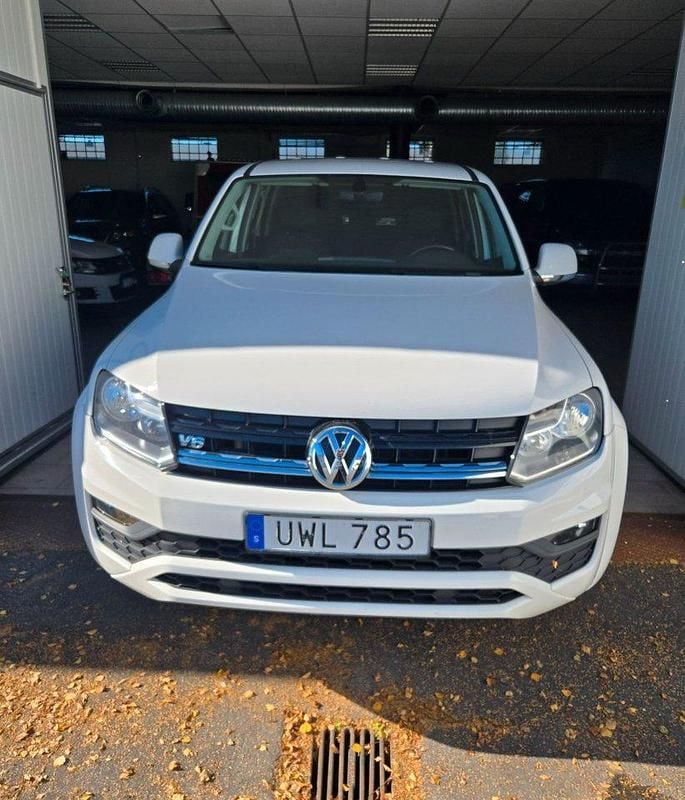 Vit Begagnad 2018 VW Amarok Comfortline Pickup | 229 900 kr - Bild 1/4