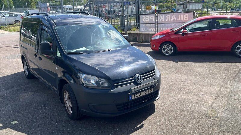 Svart Begagnad 2012 VW Caddy Maxi Minibuss | 99 000 kr (Lite dyr) - Bild 1/4