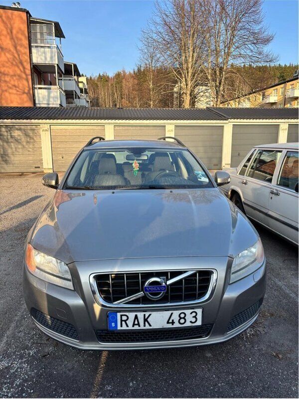 Brun Begagnad 2010 Volvo V70 Kinetic Kombi | 75 000 kr (Superpris) - Bild 1/4