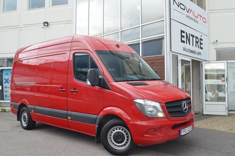 Röd Begagnad 2017 Mercedes Sprinter Van | 219 000 kr (Marknadspris) - Bild 1/4