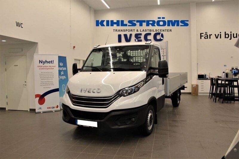 Vit Begagnad 2022 Iveco Daily Van | 681 250 kr - Bild 1/4