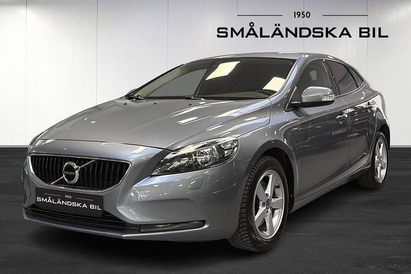 Begagnad Volvo V40 Kinetic 122 HK (89 kW) 2016 Ljusblå Halvkombi