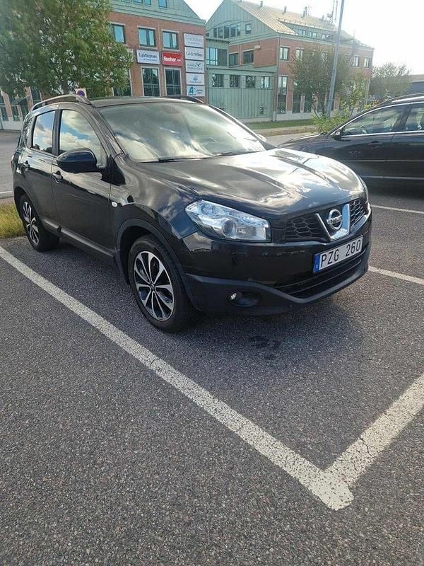 Svart Begagnad 2013 Nissan Qashqai SUV | 49 000 kr (Superpris) - Bild 1/4