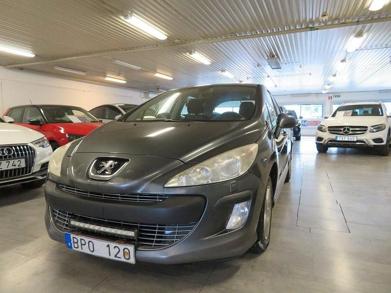 Mörkgrå (grå) Begagnad 2008 Peugeot 308 Halvkombi | 19 900 kr (Marknadspris) - Bild 1/4