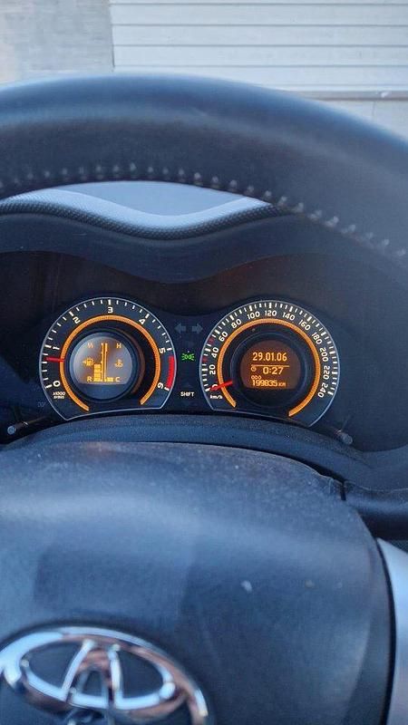 Blå Begagnad 2010 Toyota Auris Plus Halvkombi | 45 000 kr (Marknadspris) - Bild 1/4