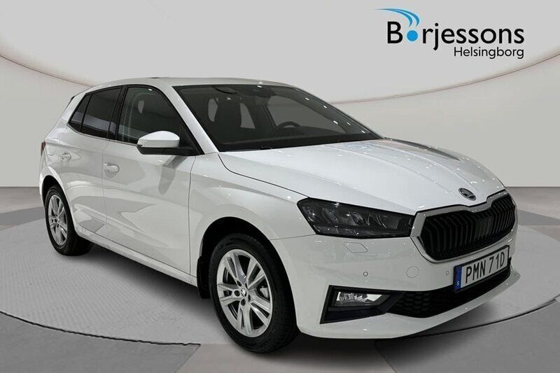 Vit Ny 2024 Skoda Fabia Selection Halvkombi | 259 900 kr (Marknadspris) - Bild 1/4