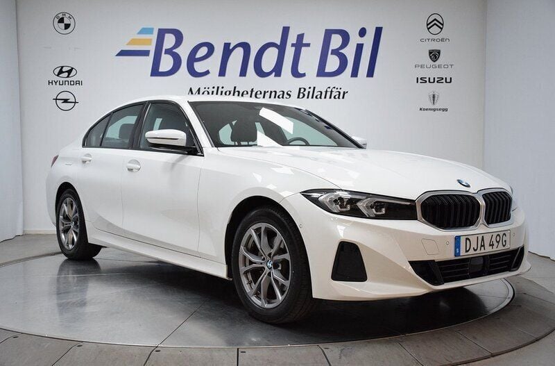 Alpinvit Begagnad 2023 BMW 320 Shadowline Sedan | 429 800 kr (Marknadspris) - Bild 1/3