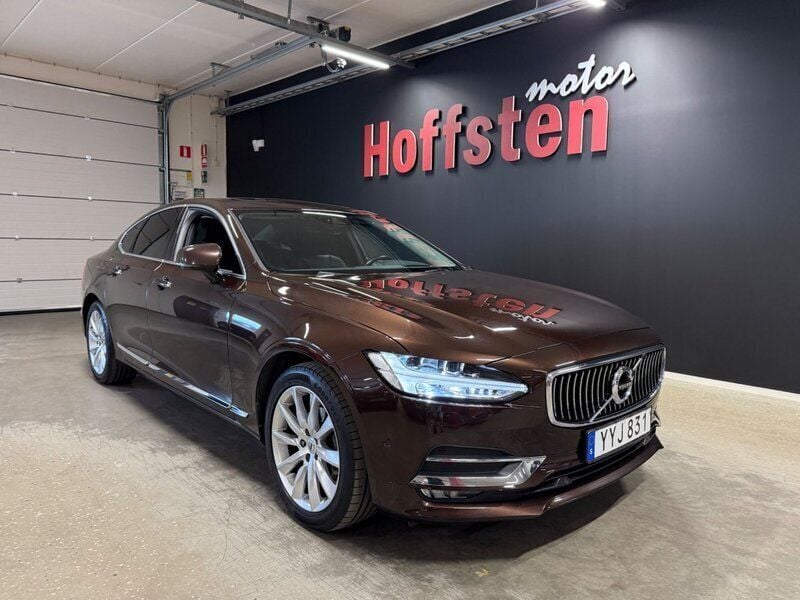 Mörkbrun Begagnad 2017 Volvo S90 Inscription Sedan | 289 900 kr (Lite dyr) - Bild 1/4