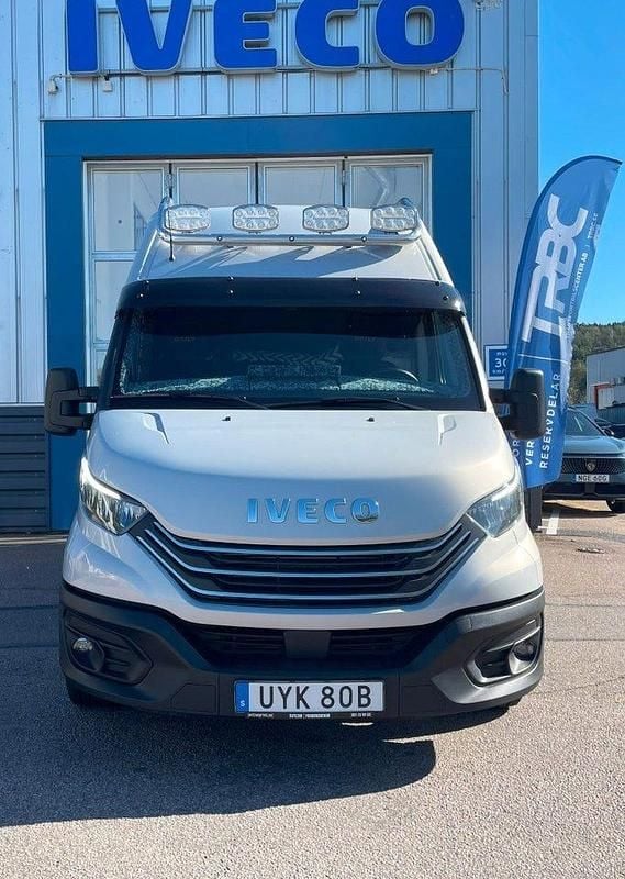 Begagnad Iveco Daily 136 HK (100 kW) 2022 Vit Van