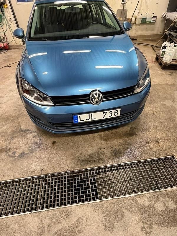 Begagnad VW Golf VII 122 HK (89 kW) 2014 Blå