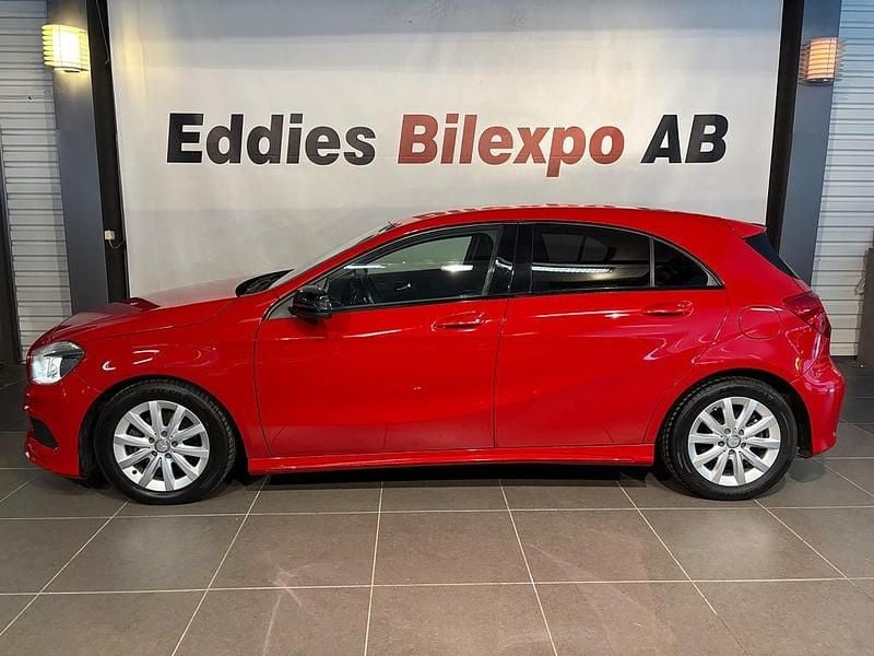 Begagnad Mercedes A180 AMG line 122 HK (89 kW) 2014 Röd Halvkombi