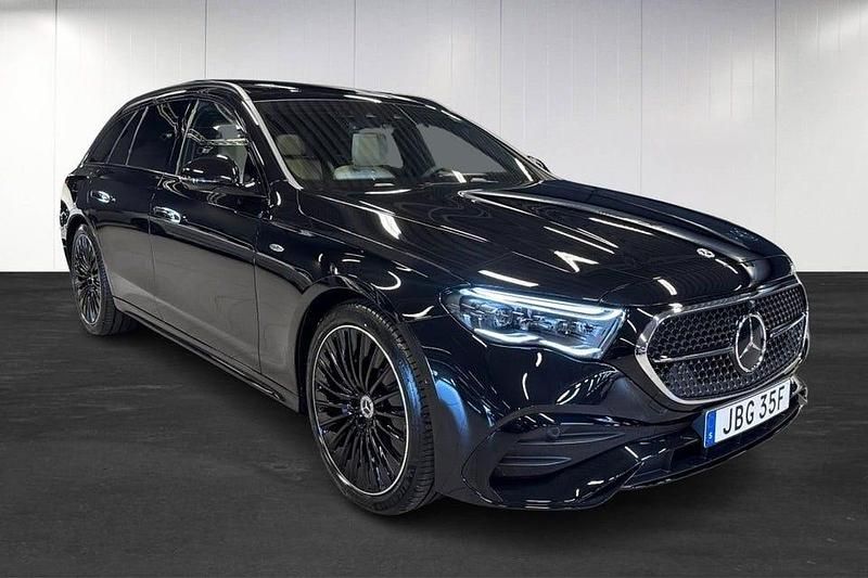 Begagnad Mercedes E300 AMG line 313 HK (230 kW) 2025 Svart Kombi