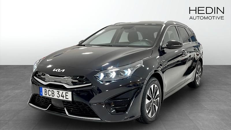 Svart Begagnad 2022 Kia Ceed Sportswagon Advance Kombi | 239 900 kr (Marknadspris) - Bild 1/4