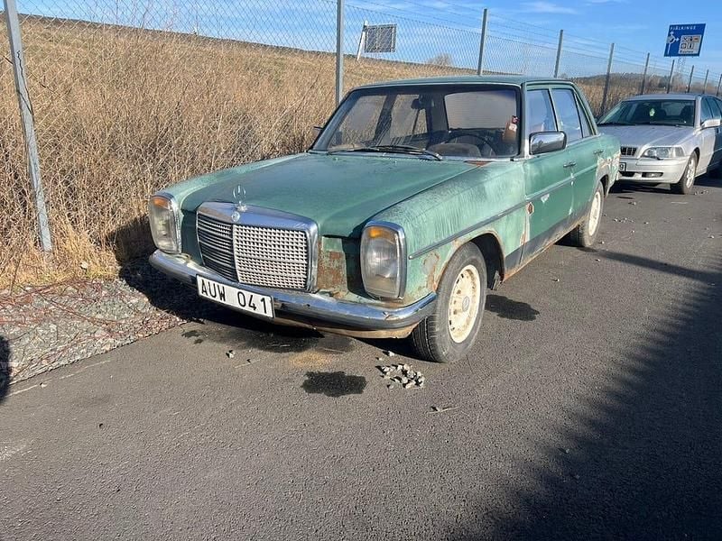 Begagnad Mercedes 240 1974