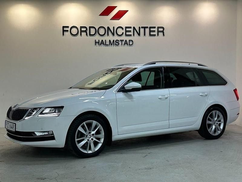 Vit Begagnad 2019 Skoda Octavia Kombi | 164 900 kr (Marknadspris) - Bild 1/4