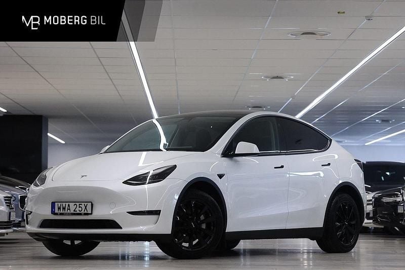 Vit Begagnad 2023 Tesla Model Y Long Range AWD SUV | 419 900 kr (Bra pris) - Bild 1/3