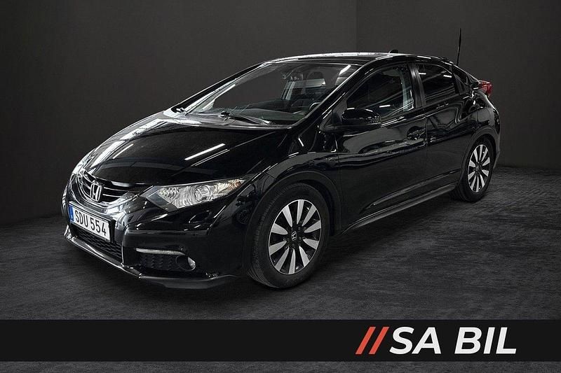 Svart Begagnad 2014 Honda Civic Lifestyle Halvkombi | 109 900 kr (Marknadspris) - Bild 1/4