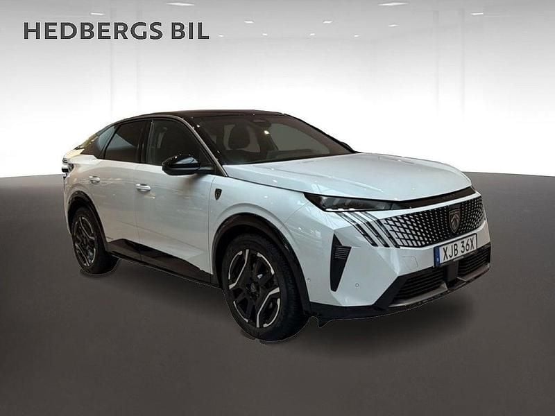 Vit Begagnad 2025 Peugeot e-3008 SUV | 579 900 kr - Bild 1/4