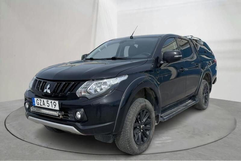 Svart Begagnad 2018 Mitsubishi L200 Pickup | 195 000 kr (Superpris) - Bild 1/4