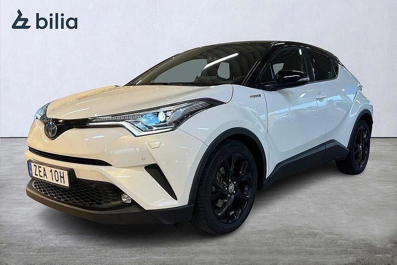 Vit Begagnad 2019 Toyota C-HR Edition SUV | 244 900 kr (Marknadspris) - Bild 1/4