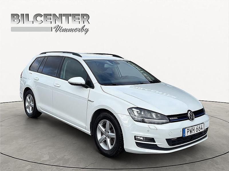 Vit Begagnad 2016 VW Golf VII Kombi | 99 900 kr (Superpris) - Bild 1/4