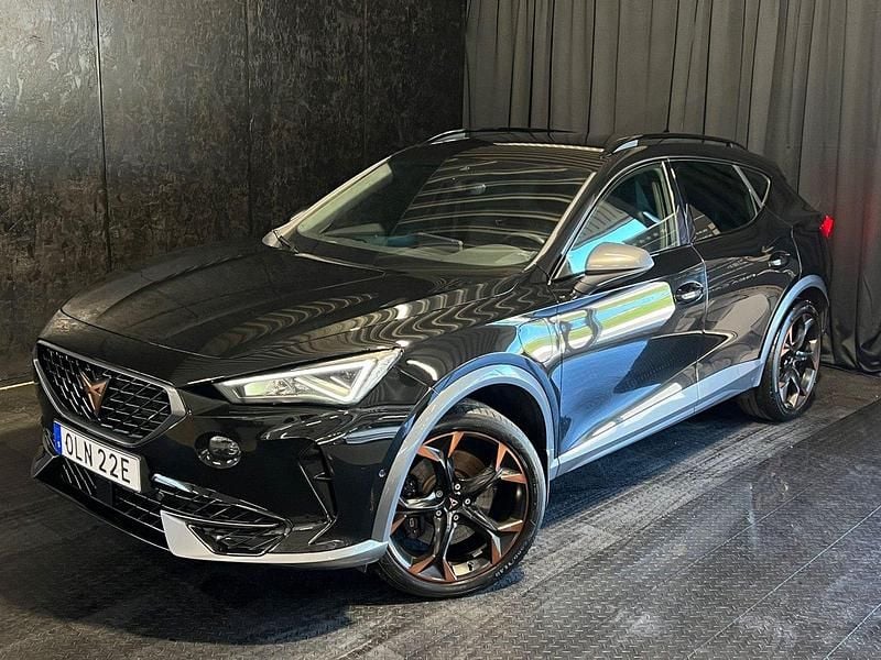 Svart Begagnad 2021 Cupra Formentor VZ SUV | 274 950 kr (Marknadspris) - Bild 1/4