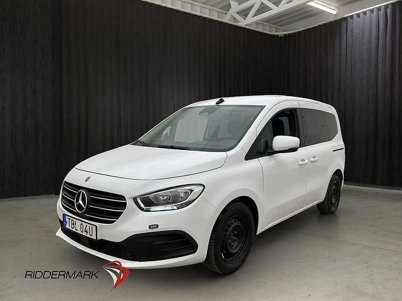 Begagnad Mercedes T180 Style 131 HK (96 kW) 2023 Vit Minibuss