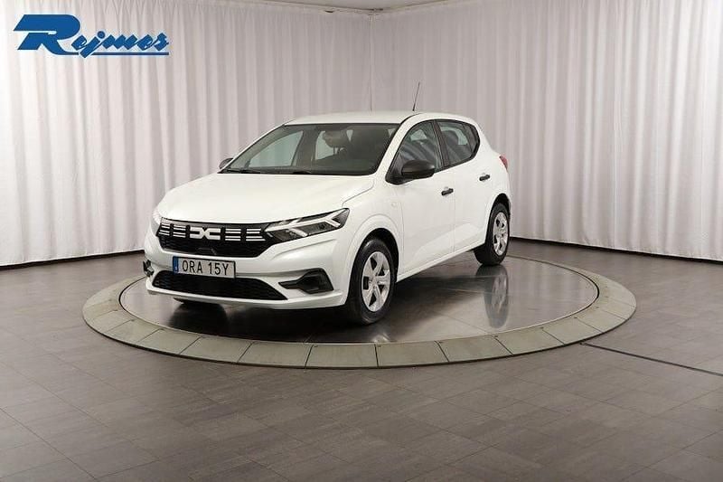 Vit Begagnad 2022 Dacia Sandero Essentiel Halvkombi | 139 800 kr (Lite dyr) - Bild 1/4