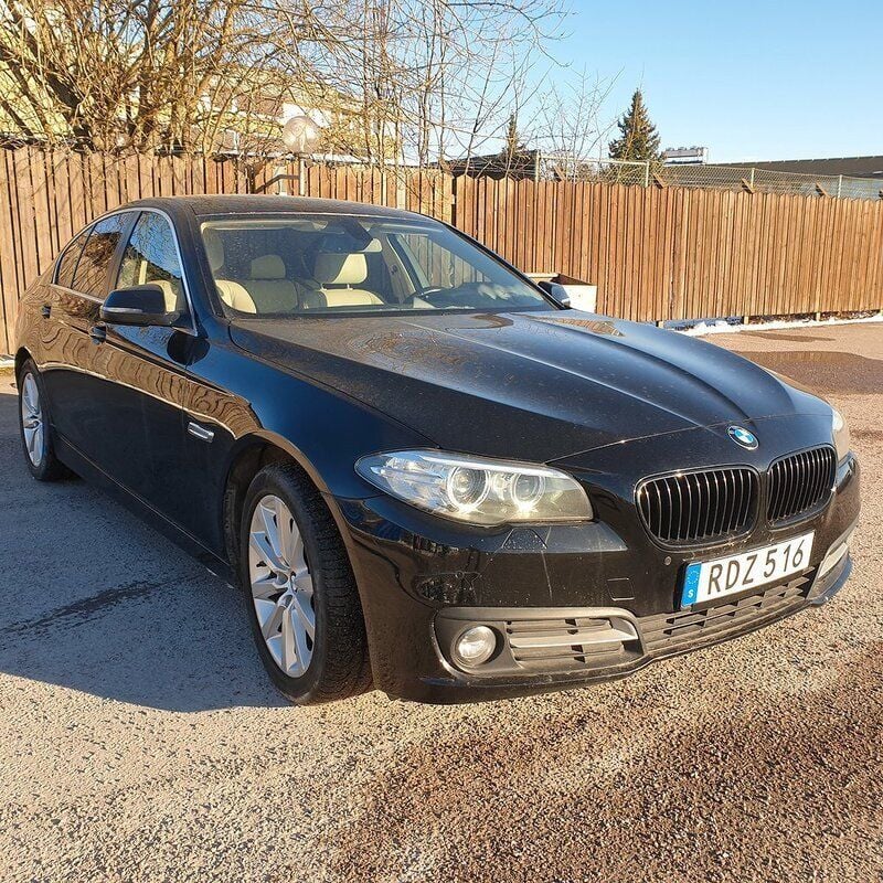 Begagnad 2016 BMW 520 Sedan | 169 900 kr (Marknadspris) - Bild 1/4