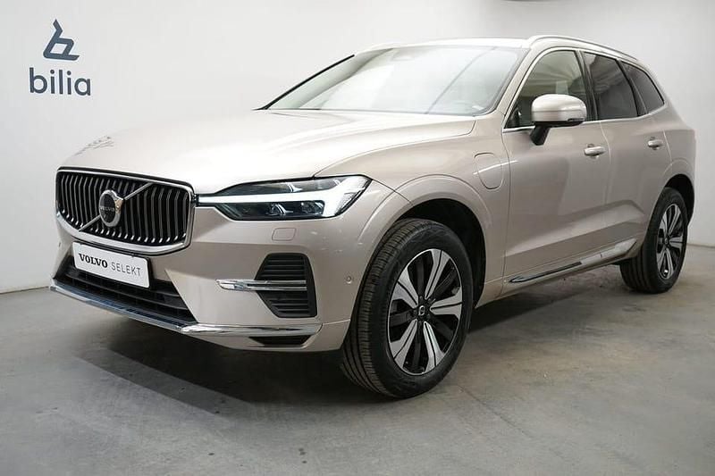 Begagnad Volvo XC60 Plus 355 HK (261 kW) 2023 Grå SUV
