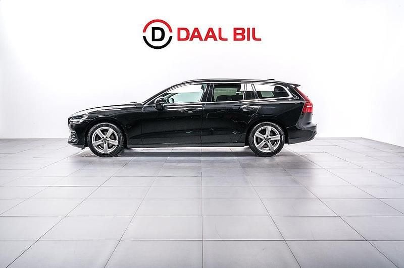 Svart Begagnad 2019 Volvo V60 Momentum Kombi | 234 700 kr (Superpris) - Bild 1/4
