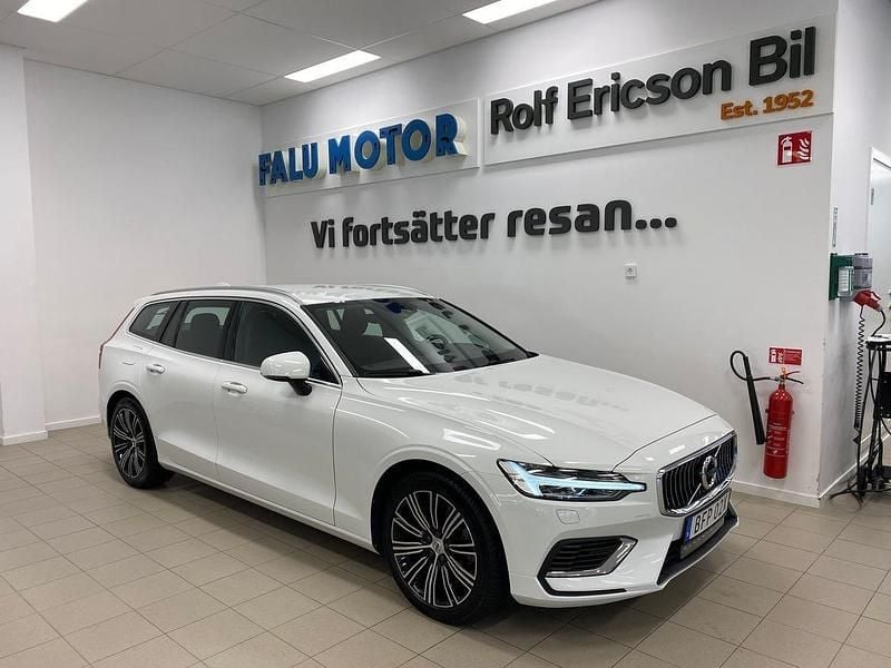 Vit Begagnad 2021 Volvo V60 Inscription Kombi | 309 500 kr (Bra pris) - Bild 1/4