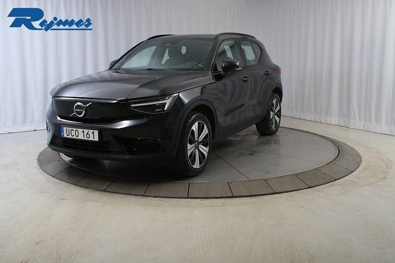 Svart Begagnad 2022 Volvo XC40 Plus SUV | 329 900 kr - Bild 1/4