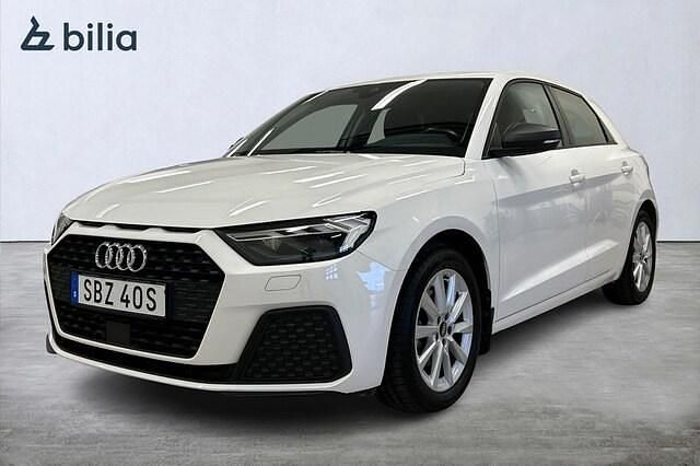 Cortinavit Begagnad 2022 Audi A1 Sportback Proline Halvkombi | 209 000 kr (Marknadspris) - Bild 1/4